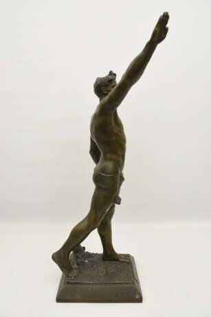 ROBERT DELANDRE, "Athlèthe saluant", Bronzeguss auf Plinthe, Frankreich um 1920 - Foto 3