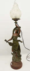 LAMPE "CHANSON", Messing-/Bronzeguss bemalt auf Sockel, Frankreich 1. Hälfte 20. Jahrhundert