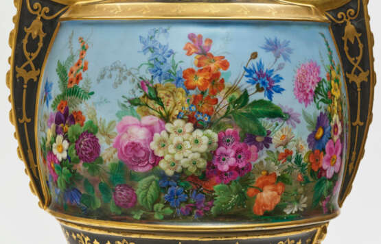 Dreiteiliger "Persischer" Vasensatz mit "fleurs en terrasse"-Dekor, KPM Berlin, 1837 - 1844, Modell von Karl Friedrich Schinkel, 1823 - Foto 14