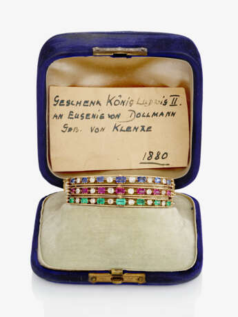 Drei Armreife mit Farbsteinen und Diamanten, Vermutlich Geschenk von König Ludwig II. an Eugenie von Dollmann. Süddeutschland, um 1880 - Foto 2