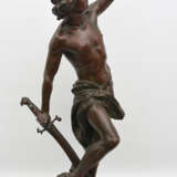 LOUIS GOSSIN,"David mit Goliaths Kopf"; Bronze auf Marmorsockel,Halbedelsteine, signiert, Frankreich um 1895 - photo 7