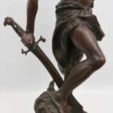 LOUIS GOSSIN,"David mit Goliaths Kopf"; Bronze auf Marmorsockel,Halbedelsteine, signiert, Frankreich um 1895 - photo 8