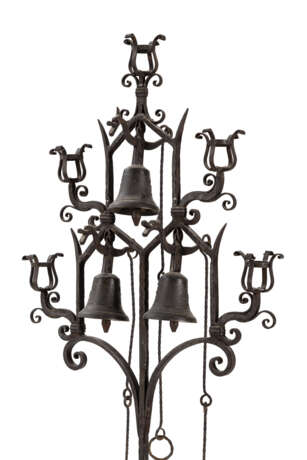 Glockenstuhl im gotischen Stil - photo 2