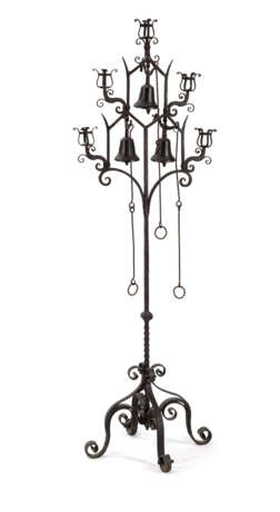 Glockenstuhl im gotischen Stil - photo 3