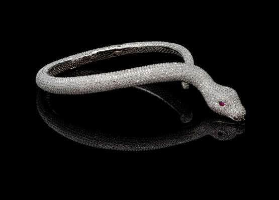 Außergewöhnlicher Halsreif in Schlangenform - фото 2