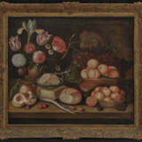 Italien, 17. Jahrhundert , Stillleben mit Früchten, Blumen, Brotlaib und Rettich - фото 2