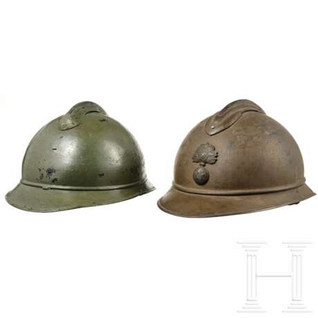 Zwei Stahlhelme M 15 Adrian, Frankreich, um 1915 - 1918 - фото 1