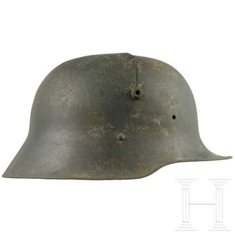 Stahlhelm M 17 (Österreich) mit deutschem Emblem, um 1939/41 - фото 3