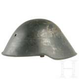 Stahlhelm M 56/2, beschossen, 1970er - 1980er Jahre - Foto 1