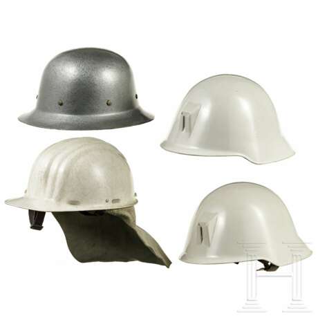 Vier Helme Zivilschutz/THW, BRD, DDR, 1970er - 1980er Jahre - фото 1