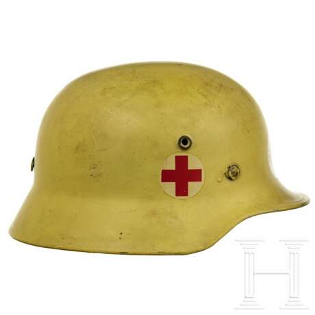 Fünf internationale Helme Feuerwehr, Rotes Kreuz, Zivilschutz, 1950er - 1990er - Foto 14