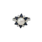 Ring mit Perle umgeben von Saphiren und Brillanten, - Foto 2