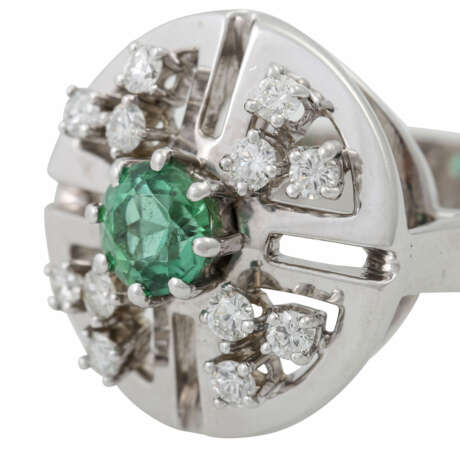 Ring mit grünem Turmalin und Brillanten - photo 5