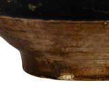 Feingerippter Tzu-chou Topf aus schwarz glasiertem Steinzeug. CHINA, wohl nördliche Song-Dynastie - Foto 3