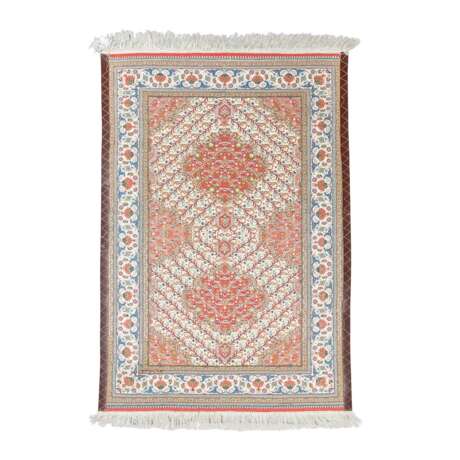 Orientteppich aus Seide. IRAN, 96x140 cm. - photo 2