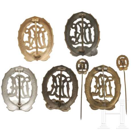 Fünf DRL-Reichsportabzeichen und zwei RSA-Miniaturen, die Abzeichen in Bronze, Silber und Goldausführung - photo 2