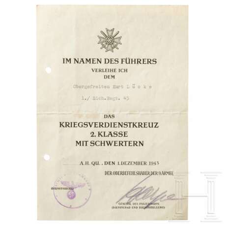 Verleihungsurkunde zum KVK 2. Klasse m.S. mit Original Unterschrift Gen.d.Pz.truppe Josef Harpe - photo 1