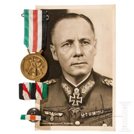 Generalfeldmarschall Erwin Rommel - signierte Hoffmann-Postkarte, Auszeichnung, Flugblätter und Dokumente - фото 1
