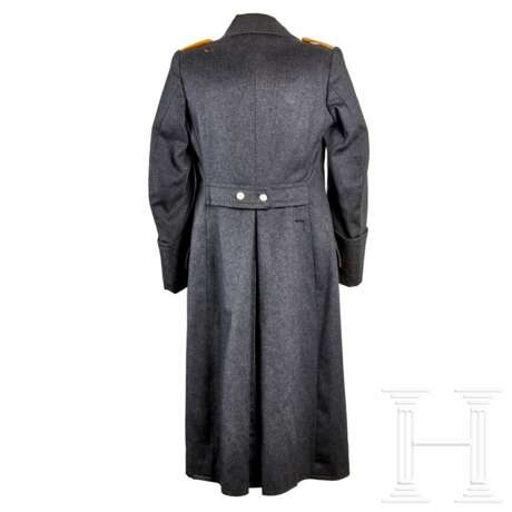 A Greatcoat for an officer - фото 2