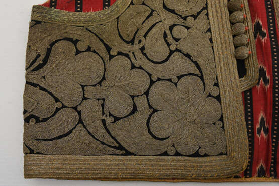 KINDERJACKE, handbesticktes Leinen/Baumwolle, Korallen, bedruckt, Spanien 1. Hälfte Jahrhundert - Foto 2
