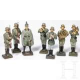 Sieben Lineol-Standmusiker und stillgestandene Soldaten mit General Ludendorff - photo 1