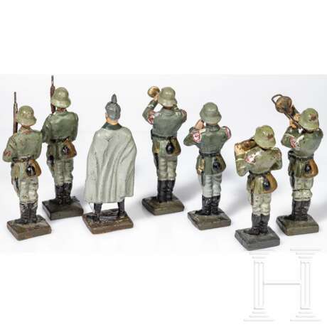 Sieben Lineol-Standmusiker und stillgestandene Soldaten mit General Ludendorff - фото 3