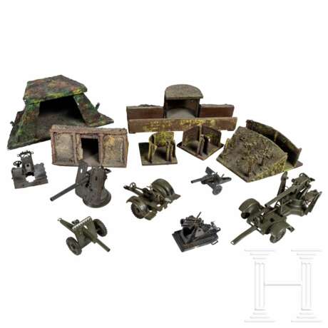 Konvolut Hausser-Flak zu 8,8 cm, Kanonen und Lineol-Bunkerteile - Foto 1