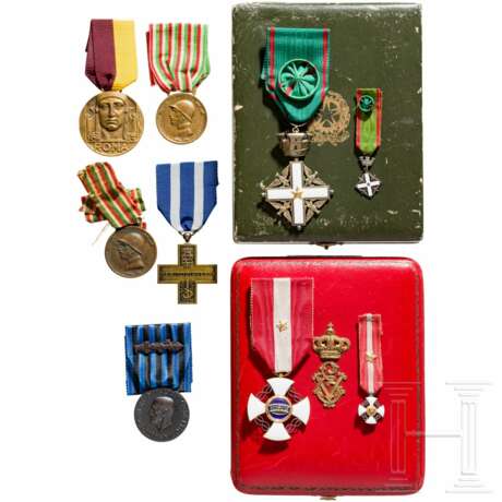 Orden der Krone von Italien - Kreuz der Ritter im Etui und weitere Auszeichnungen, Italien, 20. Jahrhundert - фото 1
