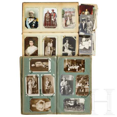 Großes Los von über 400 Postkarten königlicher Häupter, in zwei Steckalben und lose - фото 2