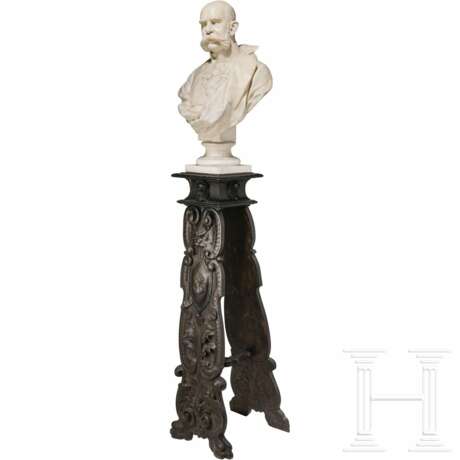 Kaiser Franz Joseph I. von Österreich - große Gipsbüste auf beschnitztem Holzständer - Foto 2