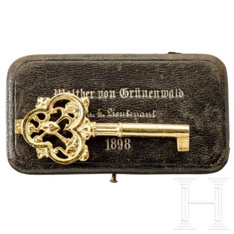 K.u.k. Leutnant von Grünenwald - symbolischer Sargschlüssel, datiert 1898 - фото 1