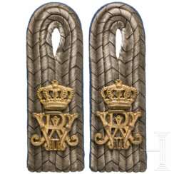 Ein Paar Schulterstücke für einen Leutnant im Königs-Infanterie-Regiment 145, circa 1900