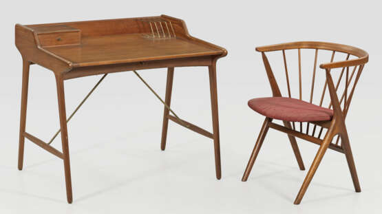Kleiner Schreibtisch von Svend Aage Madsen mit Armlehnstuhl - фото 1