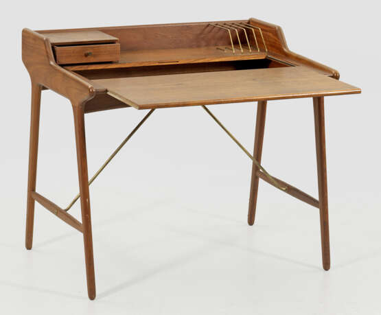 Kleiner Schreibtisch von Svend Aage Madsen mit Armlehnstuhl - photo 2