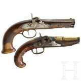 Zwei Perkussionspistolen, um 1760 und 1800 - photo 1
