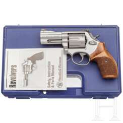 Smith & Wesson Modell 686-4, "The .357 Distinguished Combat Magnum Stainless" - Security Special, im Koffer