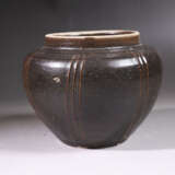 A BLACK-GLAZED JAR SONG DYNASTY (960-1279) - фото 1