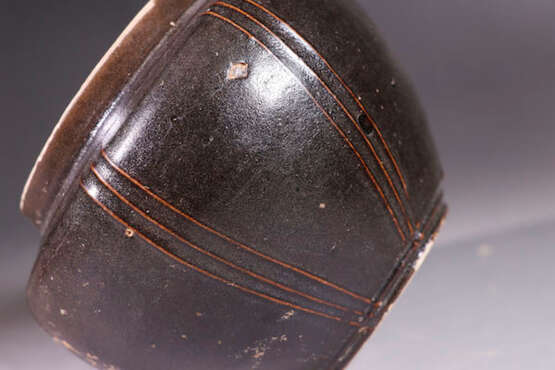 A BLACK-GLAZED JAR SONG DYNASTY (960-1279) - Foto 5