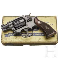 Smith & Wesson .38 Military & Police, Postwar, "Pre-Model 10", im Karton