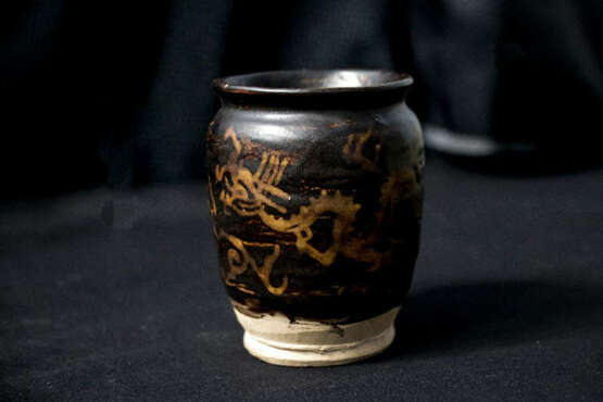 A BLACK-GLAZED JAR JIZHOU YAO SONG DYNASTY (960-1279) - фото 1