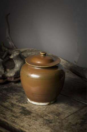 A BROWN-GLAZED JAR DING YAO JIN DYNASTY (907-1125) - фото 1