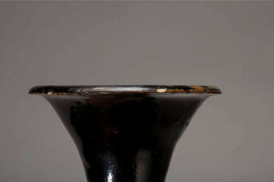 A BLACK-GLAZED YUHUCHUN PING SHANXI YAO LIAO DYNASTY (907-1125) - фото 5