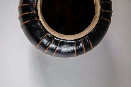 A BLACK-GLAZED JAR YAOZHOU YAO SONG DYNASTY (960-1279) - photo 7
