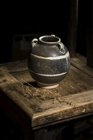 A LUSHAN YAO JAR TANG DYNASTY (618-907) - photo 1