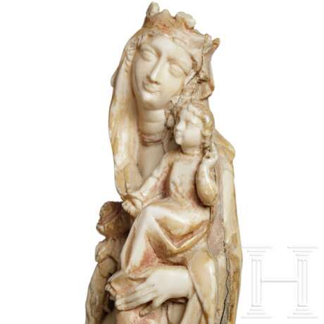 Skulptur einer Madonna mit Kind im gotischen Stil, wohl Frankreich, 19. Jahrhundert - Foto 3