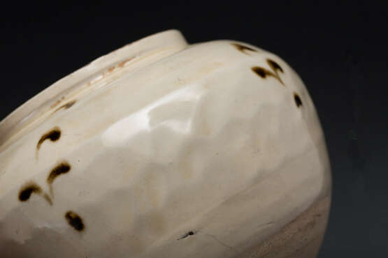 A JINJING YAO WHITE-GLAZED JAR SONG DYNASTY (960-1279) - фото 5