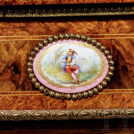 Aufwendig furnierte Anrichte im Louis XVI-Stil, Frankreich, 20. Jahrhundert - Foto 10