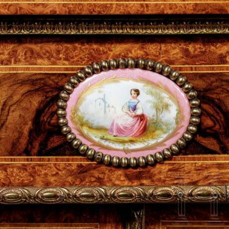 Aufwendig furnierte Anrichte im Louis XVI-Stil, Frankreich, 20. Jahrhundert - Foto 11