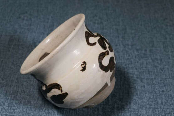 A BLACK-GLAZED HUAZHADOU CIZHOU YAO JIN DYNASTY (907-1125) - photo 4