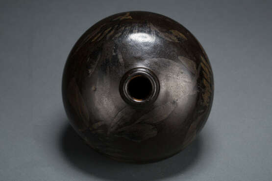 A BLACK-GLAZED DULU PING SHANXI YAO JIN DYNASTY (907-1125) - photo 4